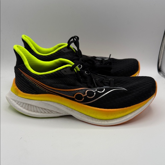 Saucony ENDORHIN 5 Men's 9 Black and Neon Yellow RUN RUN RUN S3